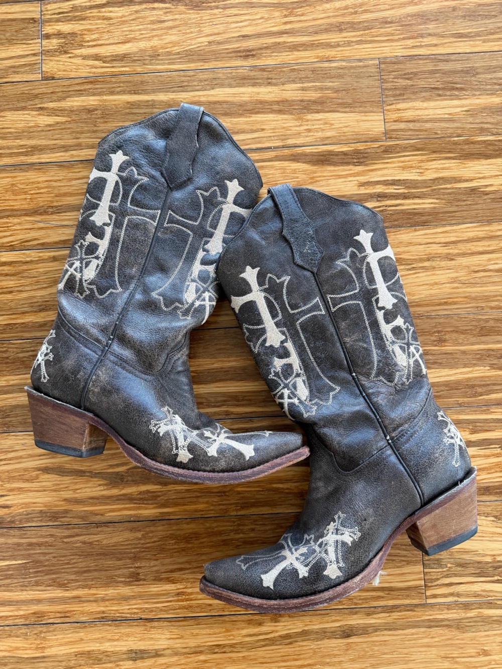 Circle G Black Western Heeled Cowboy Boots with White Cross Accents